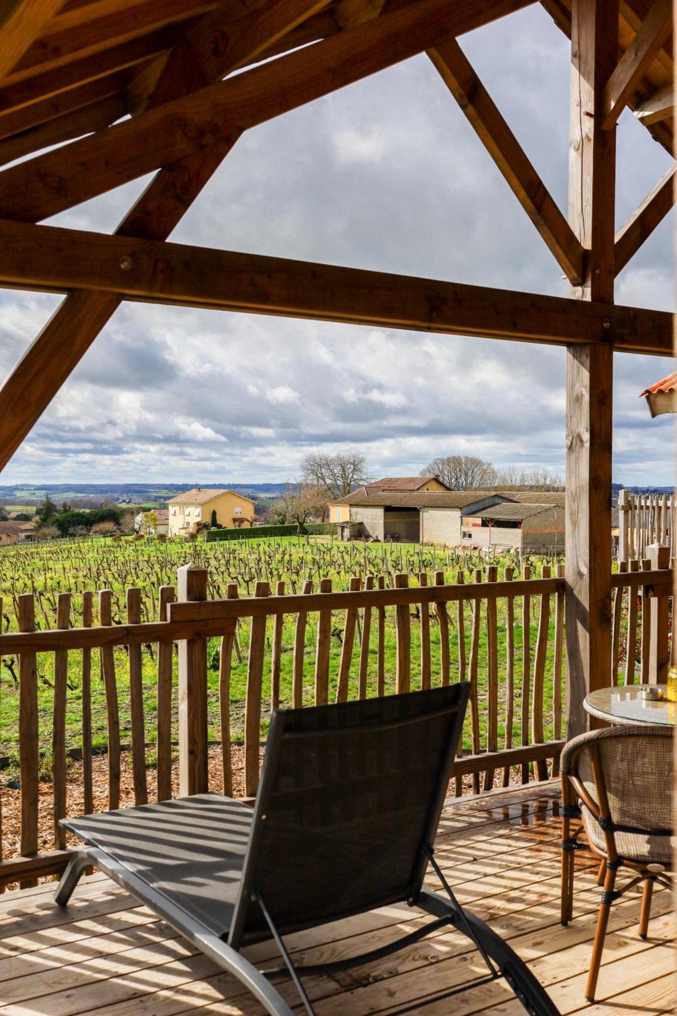 Le Domaine De La Tour Des Vents Bed & Breakfast