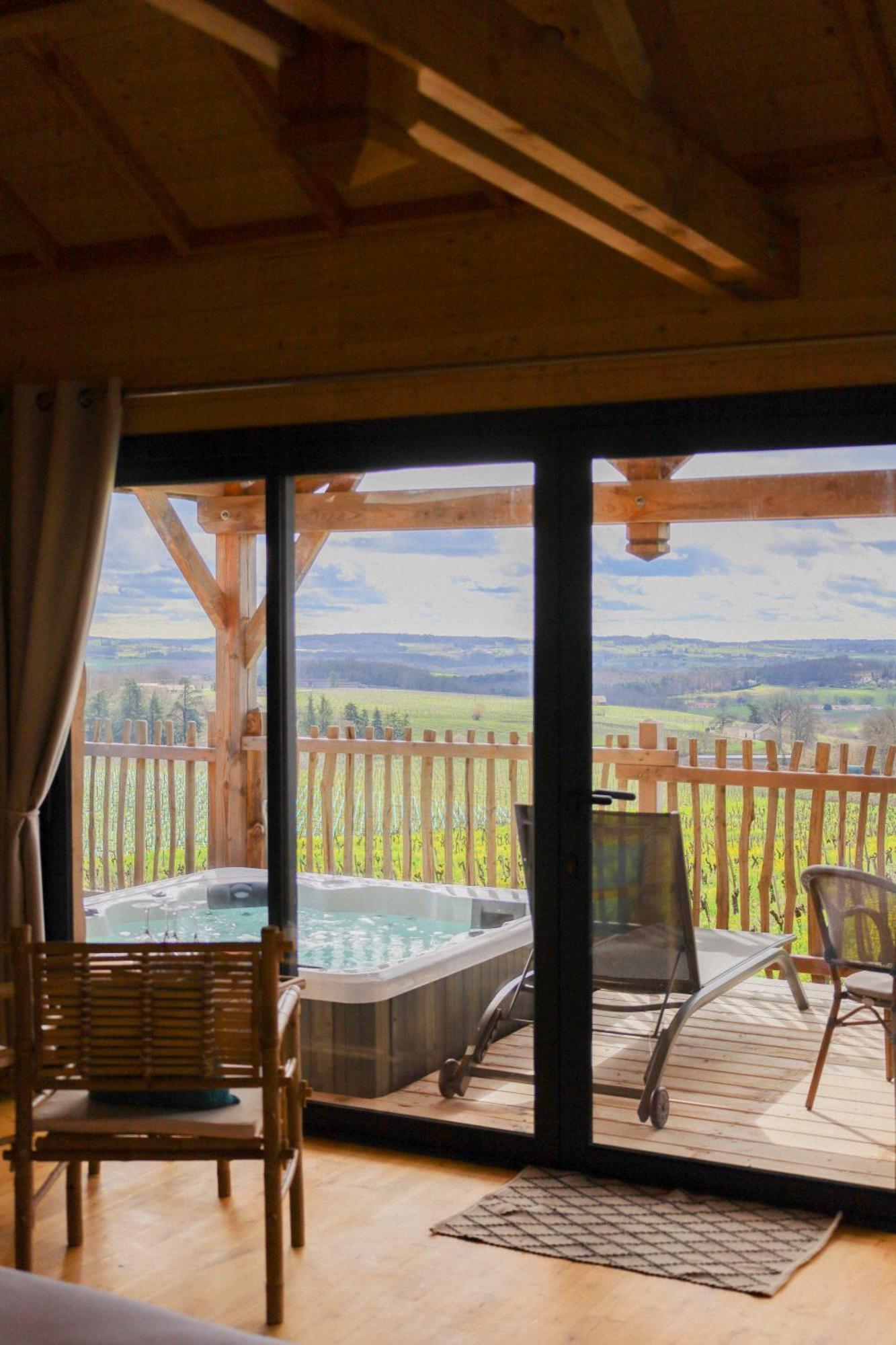 Le Domaine De La Tour Des Vents Bed & Breakfast *