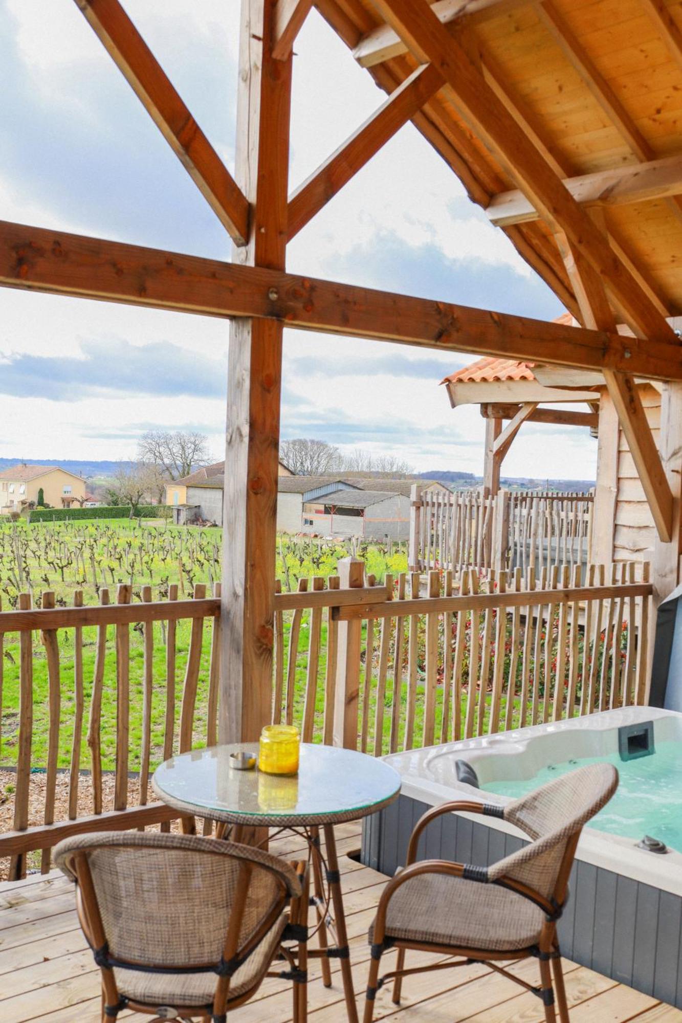 Le Domaine De La Tour Des Vents Bed & Breakfast *