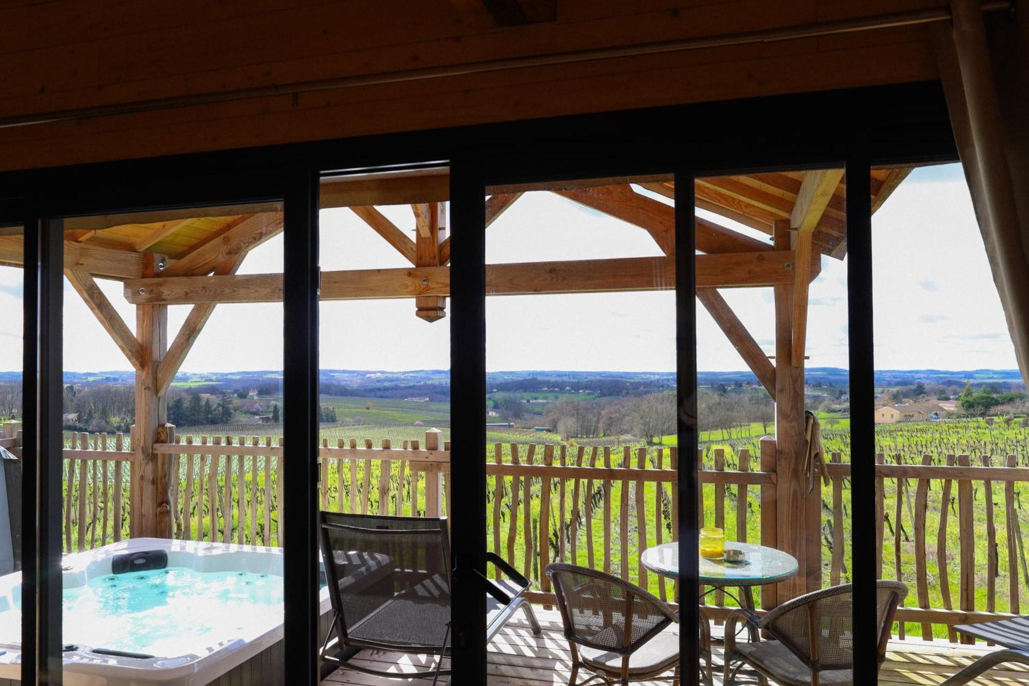 Le Domaine De La Tour Des Vents Bed & Breakfast Bergerac