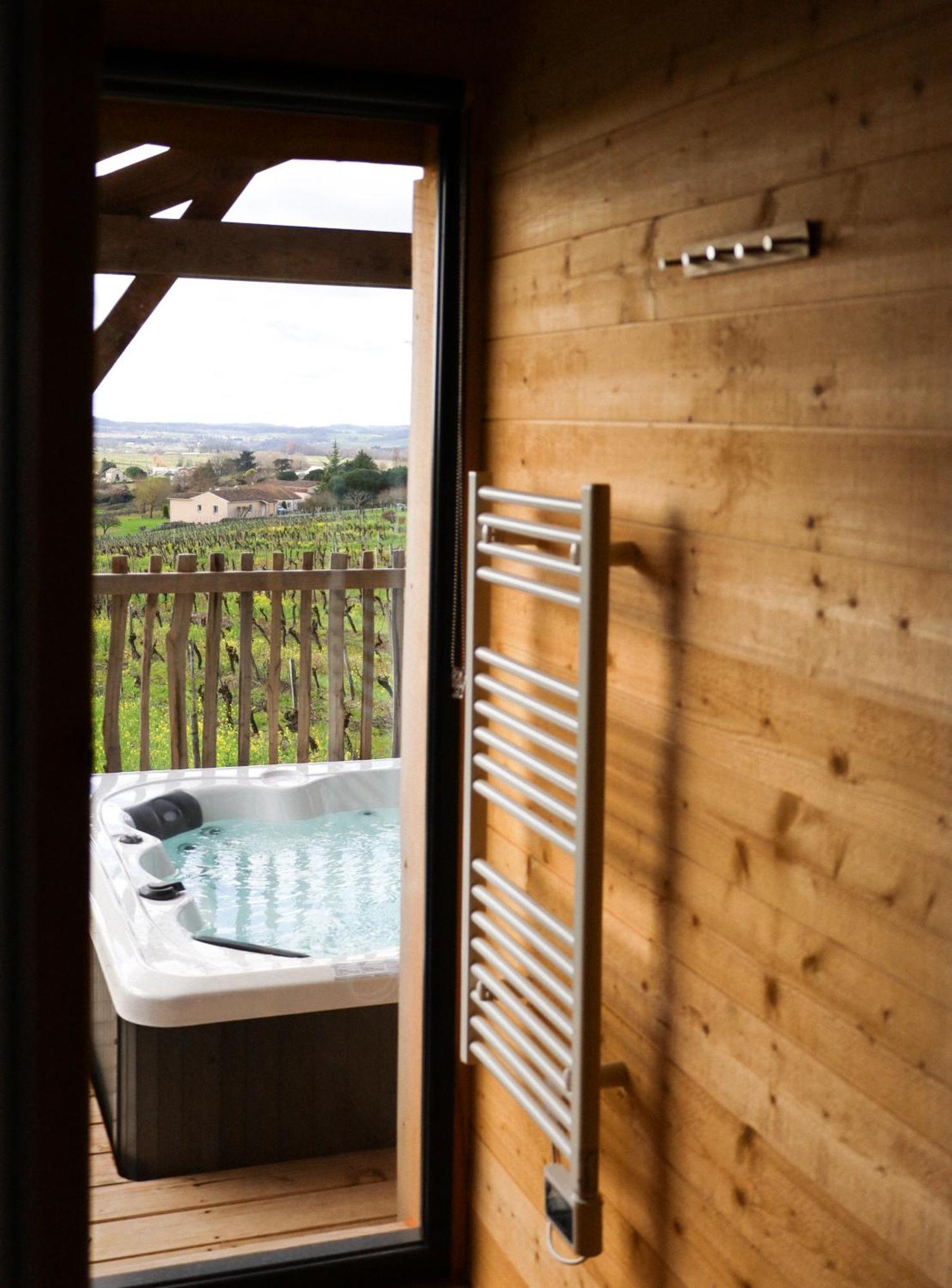 Le Domaine De La Tour Des Vents Bed & Breakfast